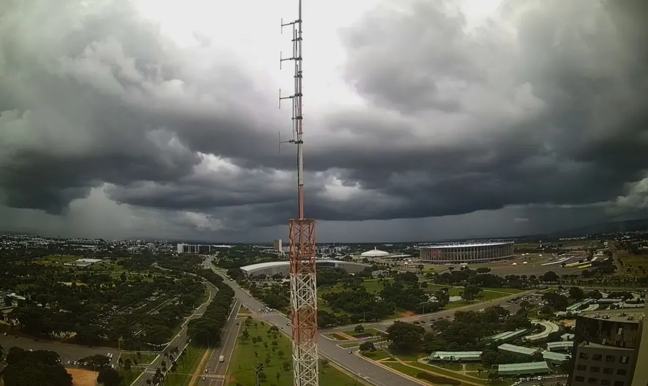 Tempo instável no Centro-Oeste: Chuvas fortes em MT e MS e previsão de mais precipitação em GO e D